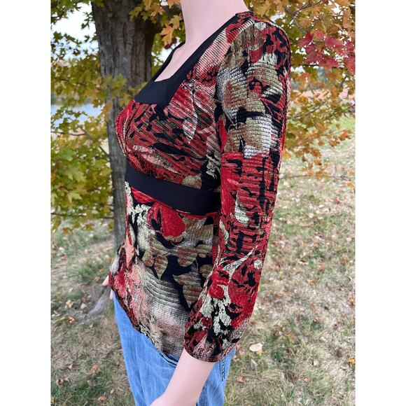 Carducci Textured Floral Square Neck Top - Picture 6 of 6